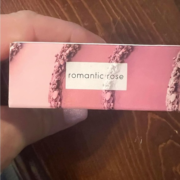 Laura Geller Romantic Rose Blush - Picture 5 of 6